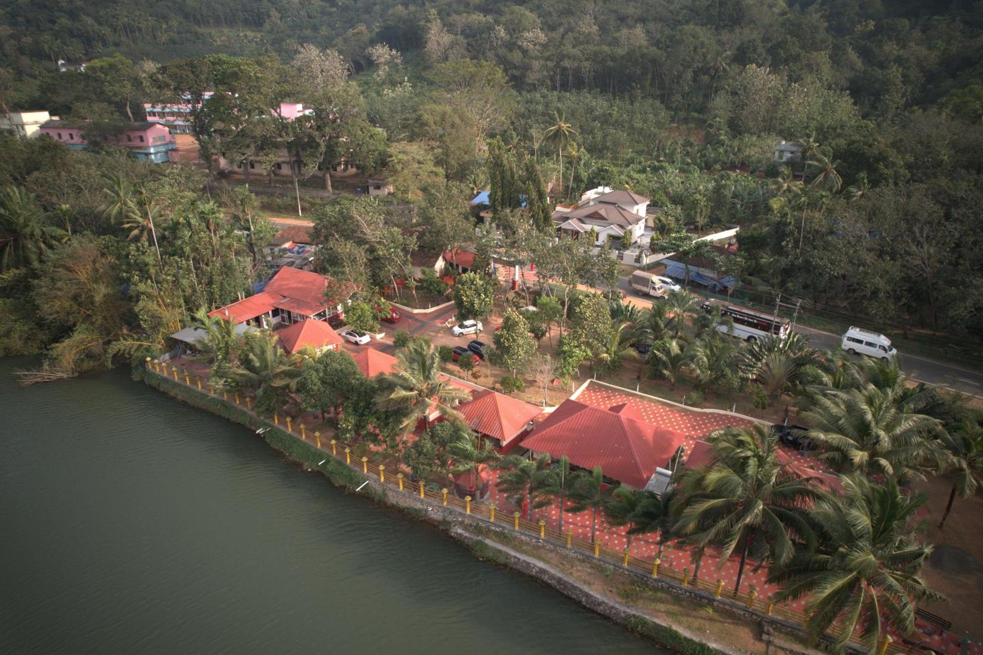 Kandamath Heritage Resort Kolattupuzha Esterno foto